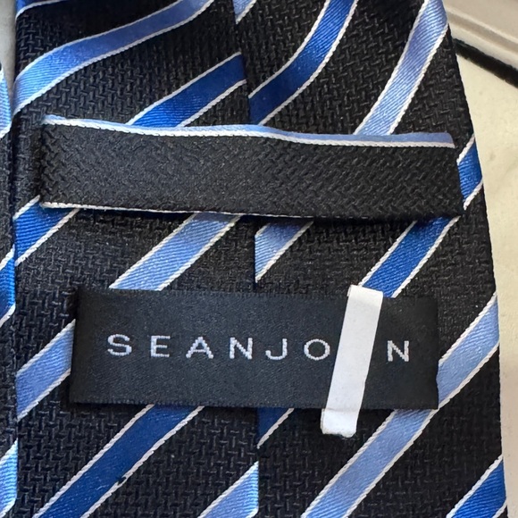 🎩✨Vintage Elegant Sean John Silk Striped Men’s Tie / Ladies Head Tie 🎩✨ - Picture 7 of 15